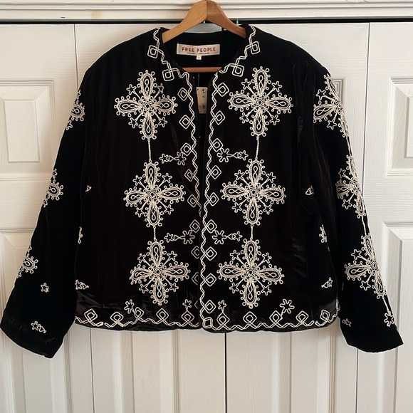 New Free People Mia Black Velvet Jacket size Small - Picture 4 of 16